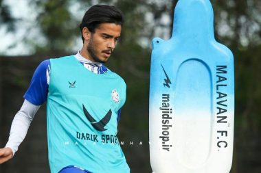 امیرحسین پوراصغر، ایلیا ایمانی و محمدرضا خسروی سه بازیکن تیم امید ملوان با نظر مهدی تارتار سرمربی تیم ملوان در تمرینات گروهی تیم بزرگسالان ملوان شرکت کردند.