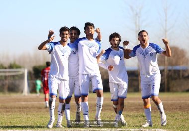 پیروزی امید ملوان برابر تراکتور