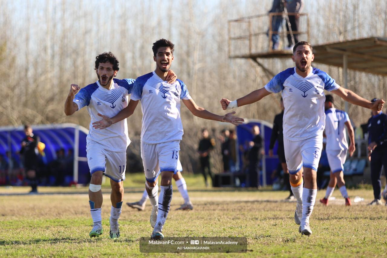 گالری عکس دیدار امید ملوان بندرانزلی و تراکتور تبریز