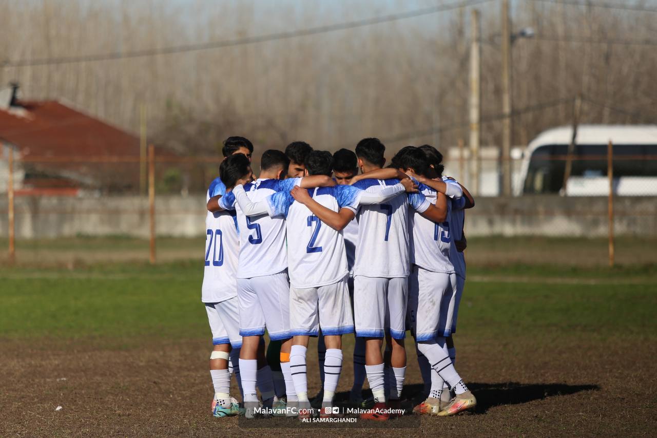 گالری عکس دیدار امید ملوان بندرانزلی و تراکتور تبریز