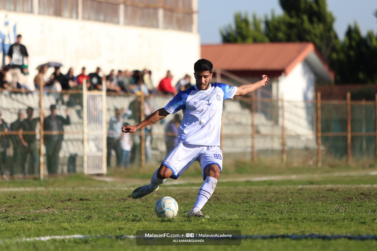 گالری عکس دیدار امید ملوان بندرانزلی و تراکتور تبریز