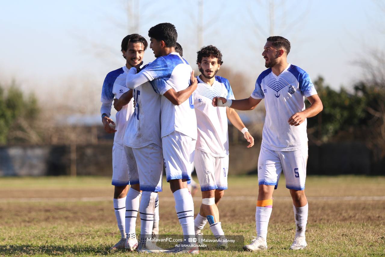 گالری عکس دیدار امید ملوان بندرانزلی و تراکتور تبریز