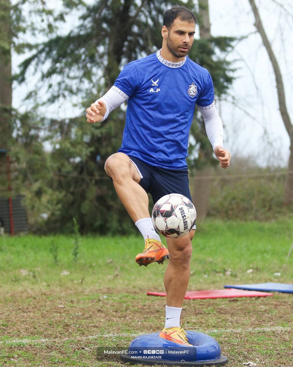 گالری عکس تمرین ملوان چهارشنبه ۱۵ آذر