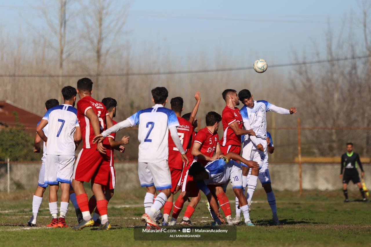 گالری عکس دیدار امید ملوان بندرانزلی و تراکتور تبریز