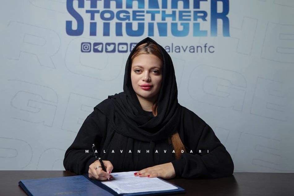 مونا ثريابين قراردادش را با ملوان تمدید کرد
