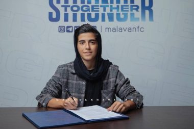 سمانه خانی قراردادش را با ملوان تمدید کرد.