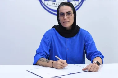 تمدید قرارداد سپیده نزهتی