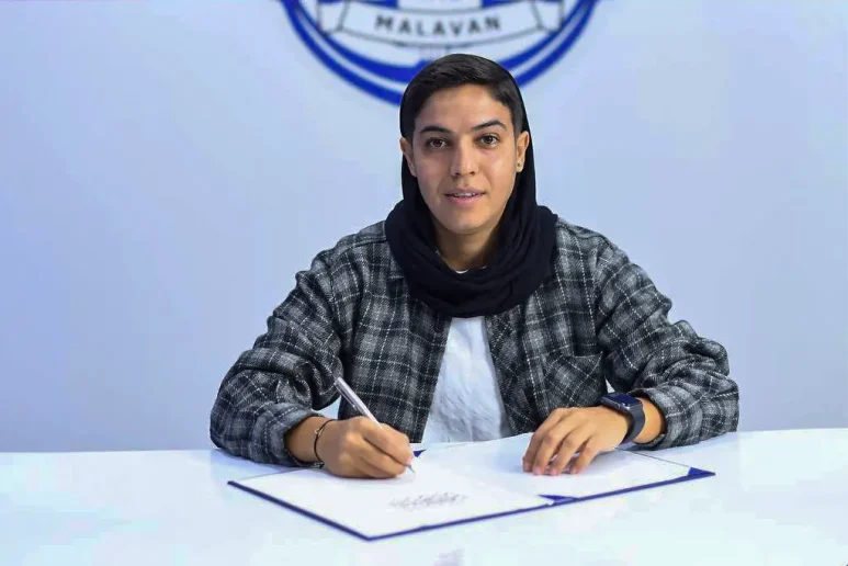 سمیه آوج به ملوان پیوست