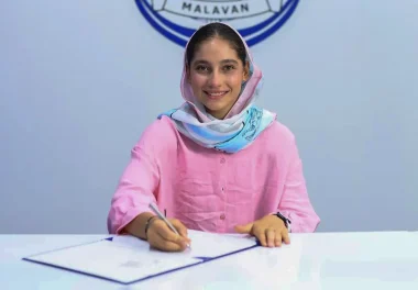 نازنین منصوری به ملوان پیوست نازنین منصوری به ملوان پیوست