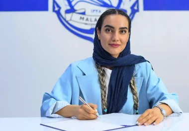 تمدید قرارداد مینا نافعی تمدید قرارداد مینا نافعی