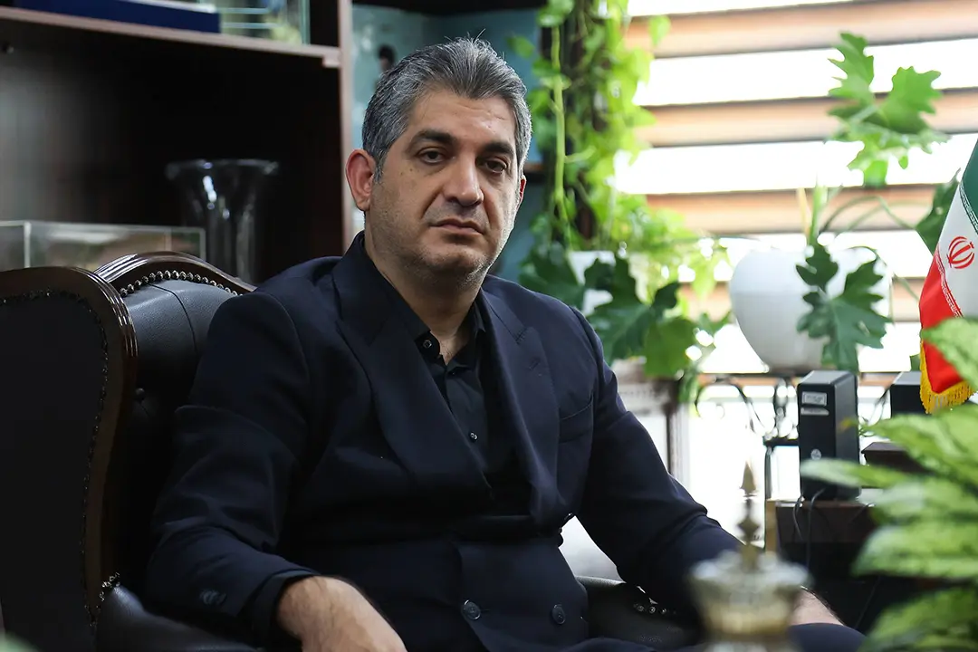 اشکان پوررشید اشکان پوررشید: استعفای مازیار را نمیپذیرم